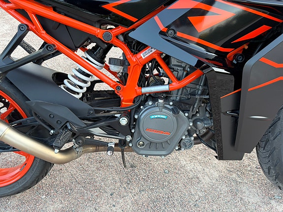 KTM RC 125 8 of 15
