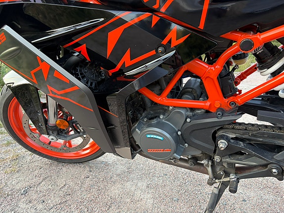 KTM RC 125 11 of 15