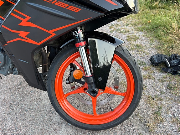 KTM RC 125 9 of 15