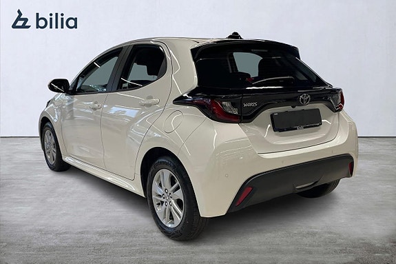 Toyota Yaris 2 of 21