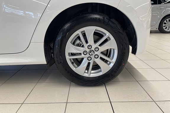 Toyota Yaris 17 of 21