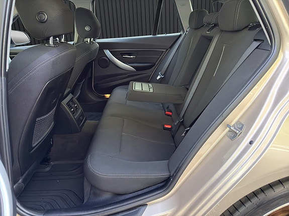 BMW 320d 14 of 24
