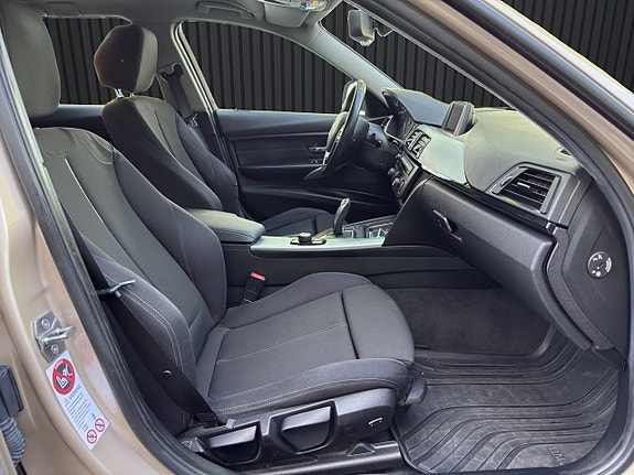 BMW 320d 12 of 24