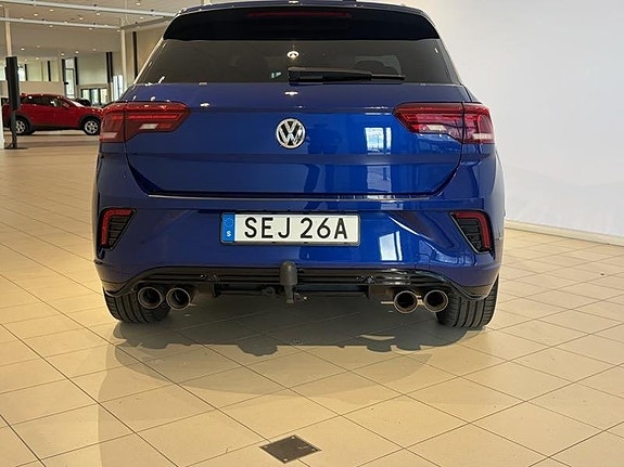 Volkswagen T-Roc 10 of 12