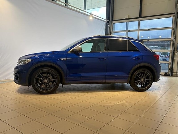 Volkswagen T-Roc 3 of 12