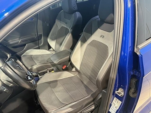 Volkswagen T-Roc 2 of 12