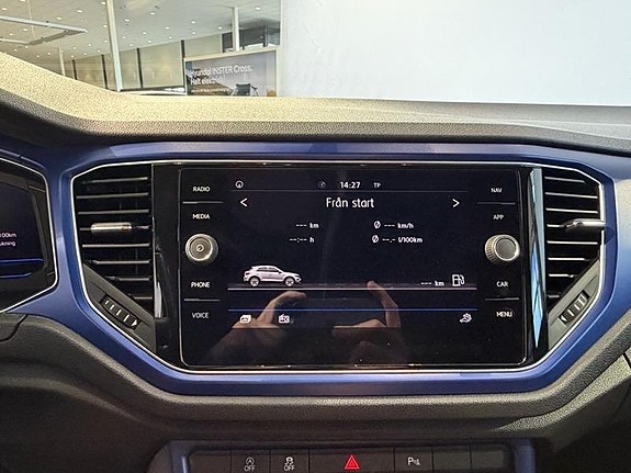 Volkswagen T-Roc 8 of 12