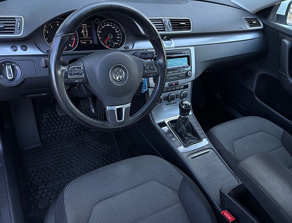 Volkswagen Passat 6 of 13