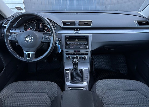 Volkswagen Passat 7 of 13