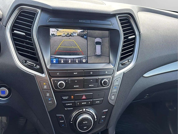 Hyundai Grand Santa Fe 16 of 25