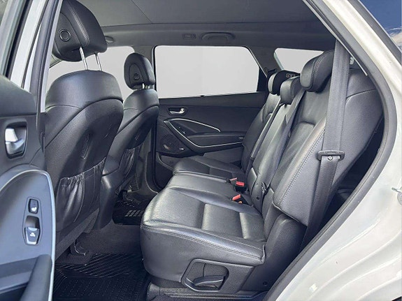 Hyundai Grand Santa Fe 19 of 25