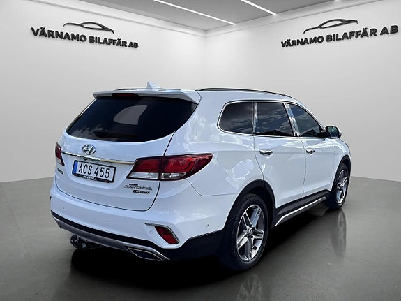 Hyundai Grand Santa Fe 4 of 25