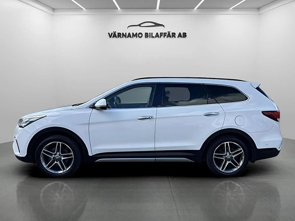 Hyundai Grand Santa Fe 2 of 25
