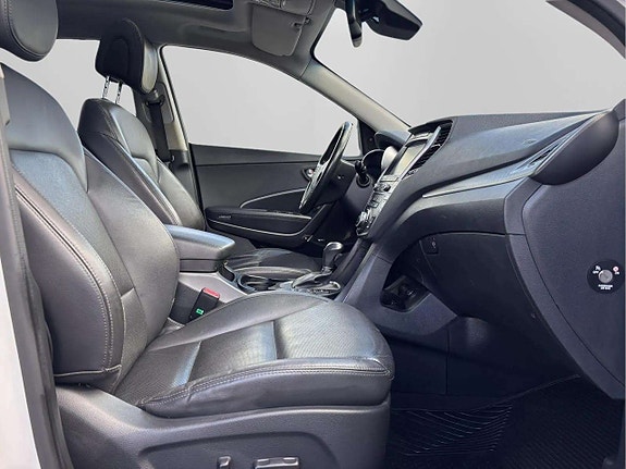 Hyundai Grand Santa Fe 23 of 25
