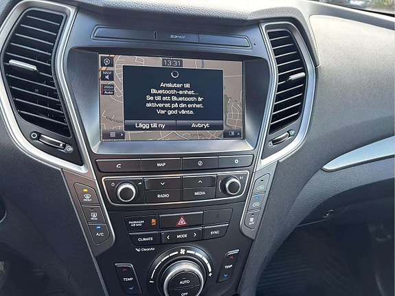 Hyundai Grand Santa Fe 17 of 25
