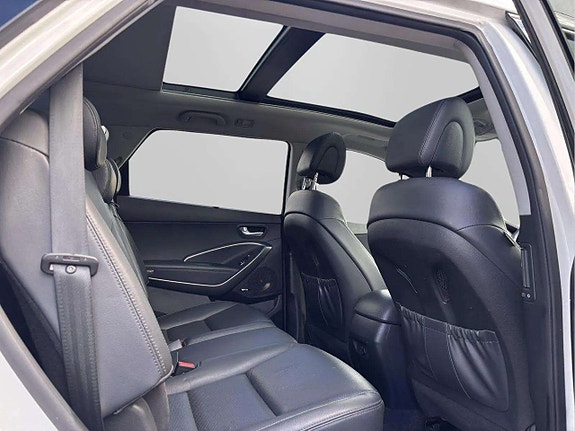 Hyundai Grand Santa Fe 22 of 25