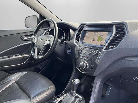 Hyundai Grand Santa Fe 24 of 25
