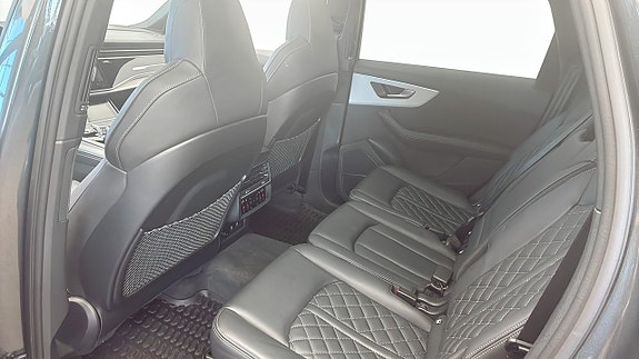 Audi Q7 12 of 13