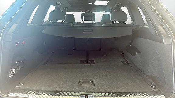 Audi Q7 13 of 13