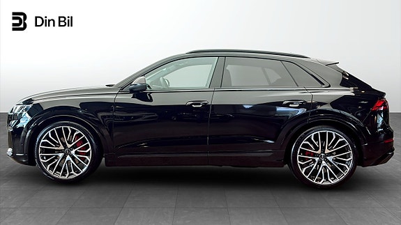 Audi Q8 2 of 18