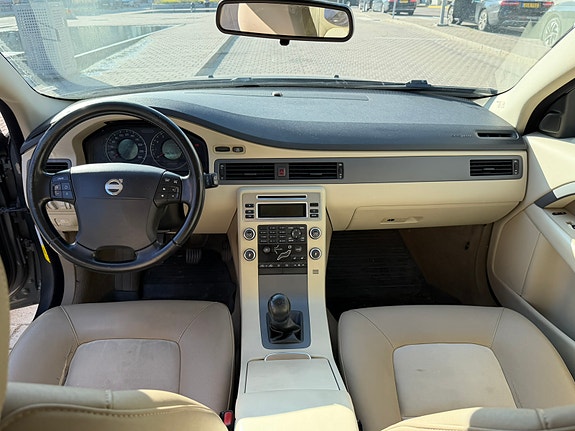 Volvo V70 5 of 5