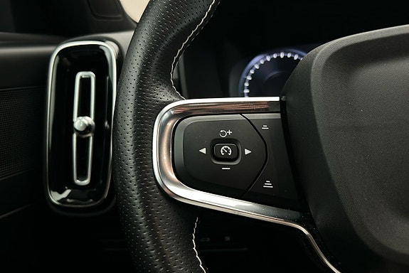 Volvo XC40 23 of 25