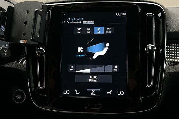 Volvo XC40 18 of 25