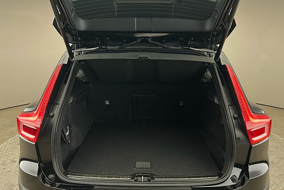 Volvo XC40 14 of 25