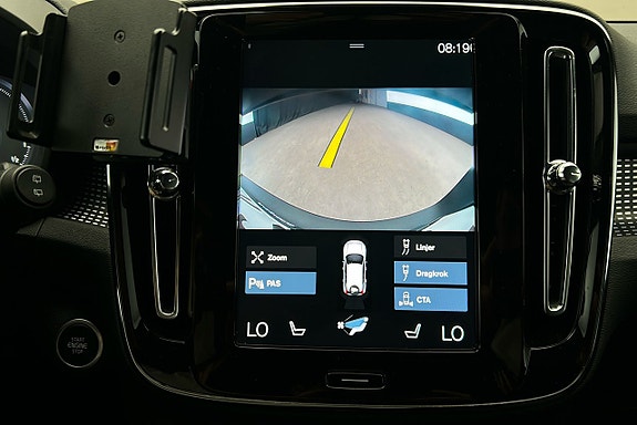 Volvo XC40 24 of 25