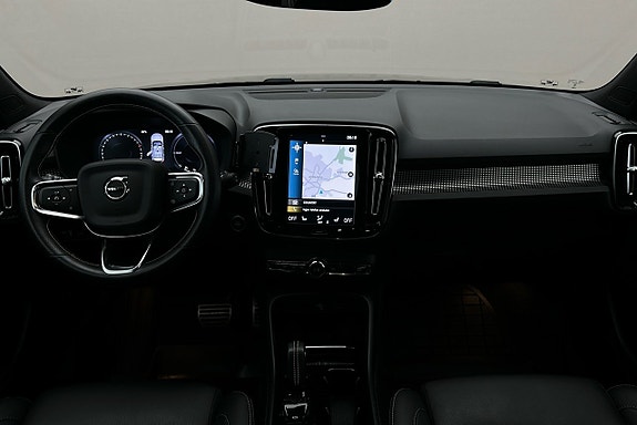 Volvo XC40 6 of 25