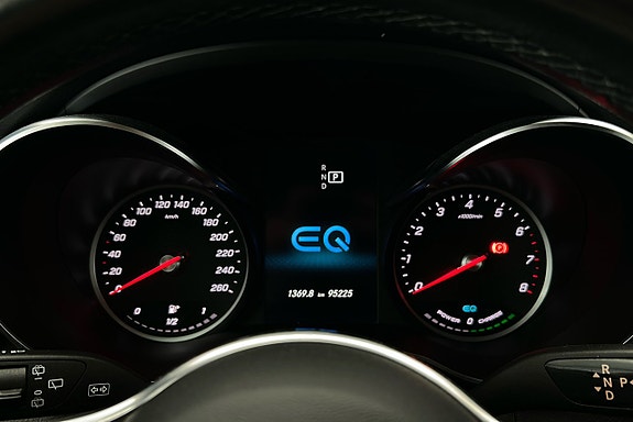 Mercedes-Benz GLC300 e 7 of 28