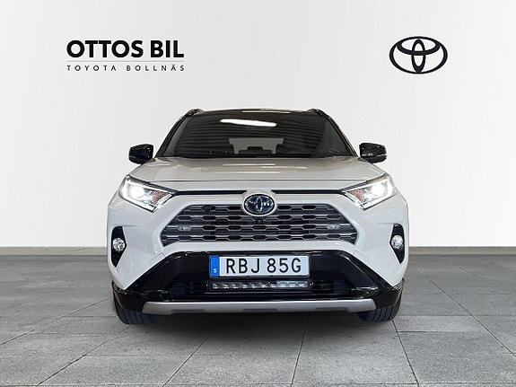 Toyota RAV4 6 of 11