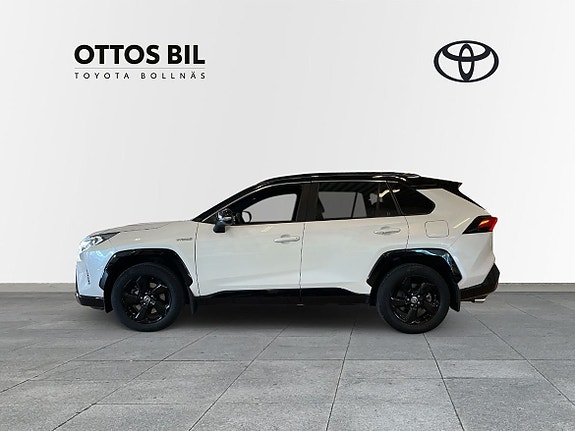 Toyota RAV4 4 of 11