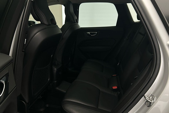 Volvo XC60 13 of 28