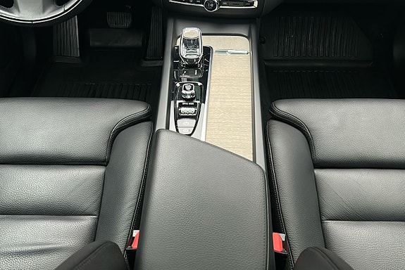 Volvo XC60 9 of 28