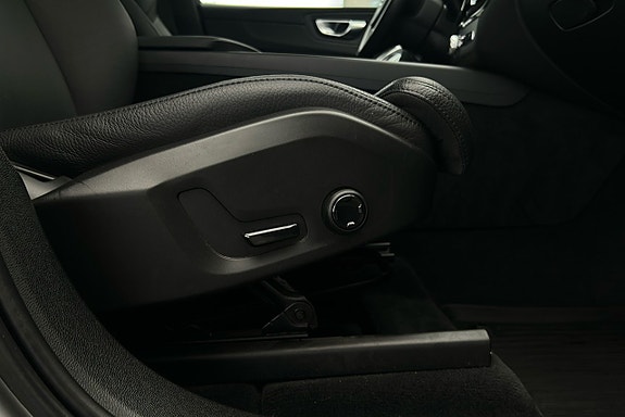 Volvo XC60 17 of 28