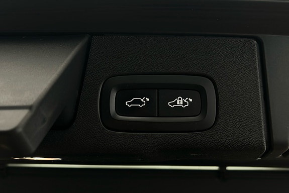 Volvo XC60 15 of 28