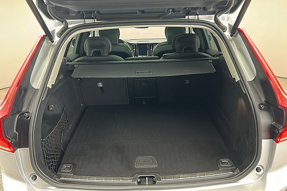 Volvo XC60 14 of 28