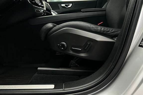 Volvo XC60 16 of 28