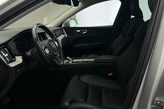 Volvo XC60 10 of 28