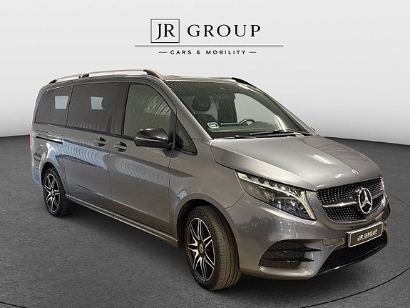 Mercedes-Benz V300 8 of 16