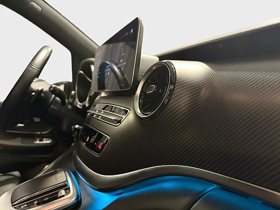 Mercedes-Benz V300 14 of 16