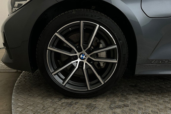 BMW 330e 12 of 24