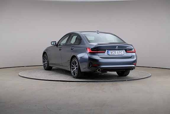 BMW 330e 2 of 24