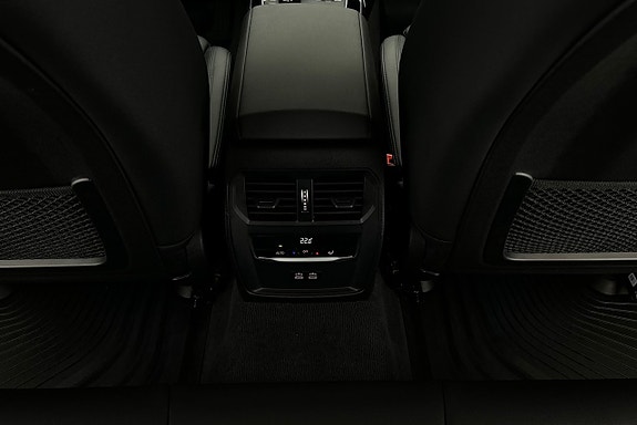 BMW 330e 17 of 24