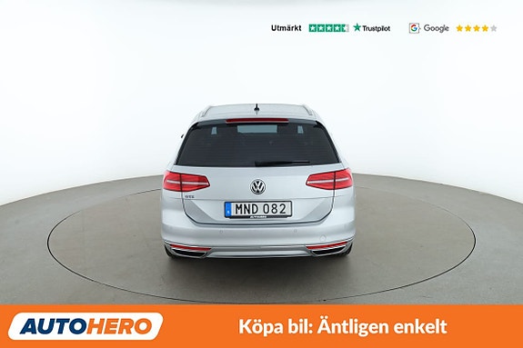 Volkswagen Passat 4 of 30