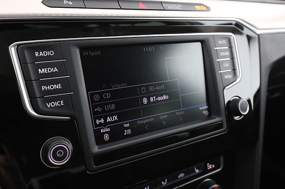 Volkswagen Passat 21 of 30