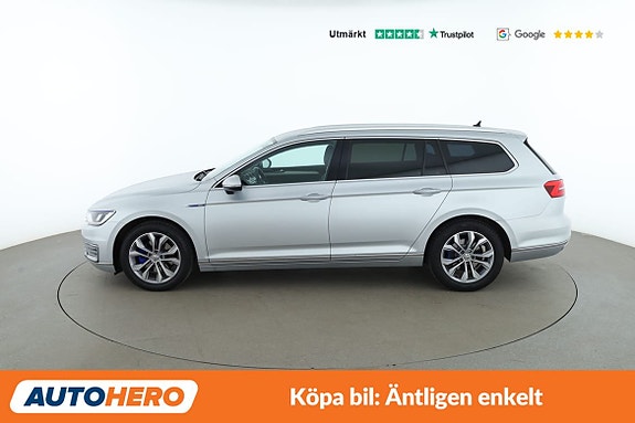 Volkswagen Passat 2 of 30
