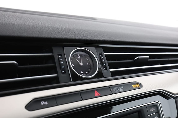 Volkswagen Passat 25 of 30
