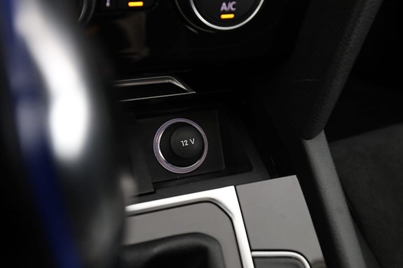 Volkswagen Passat 30 of 30